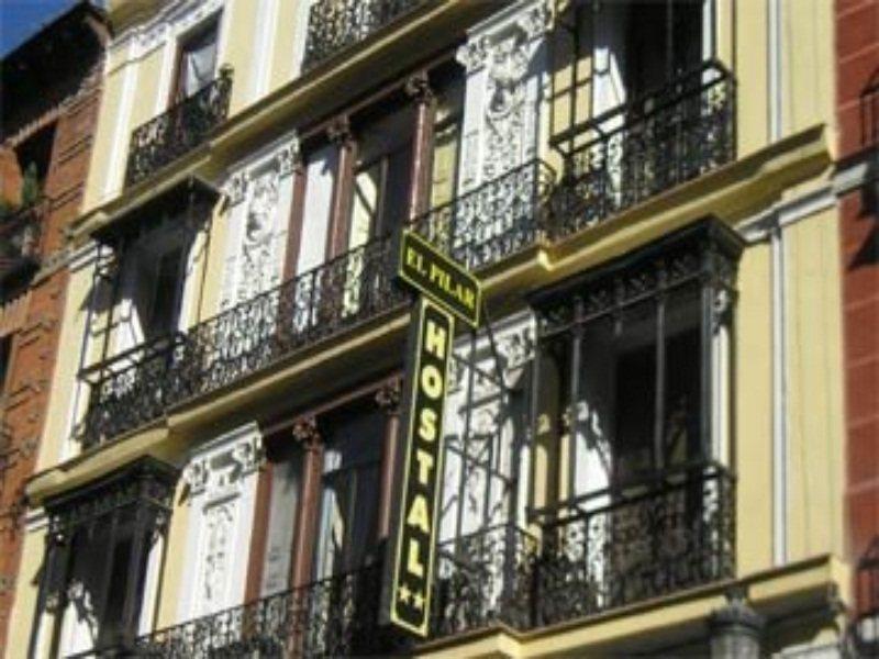 Hostal El Pilar Madrid Exteriör bild